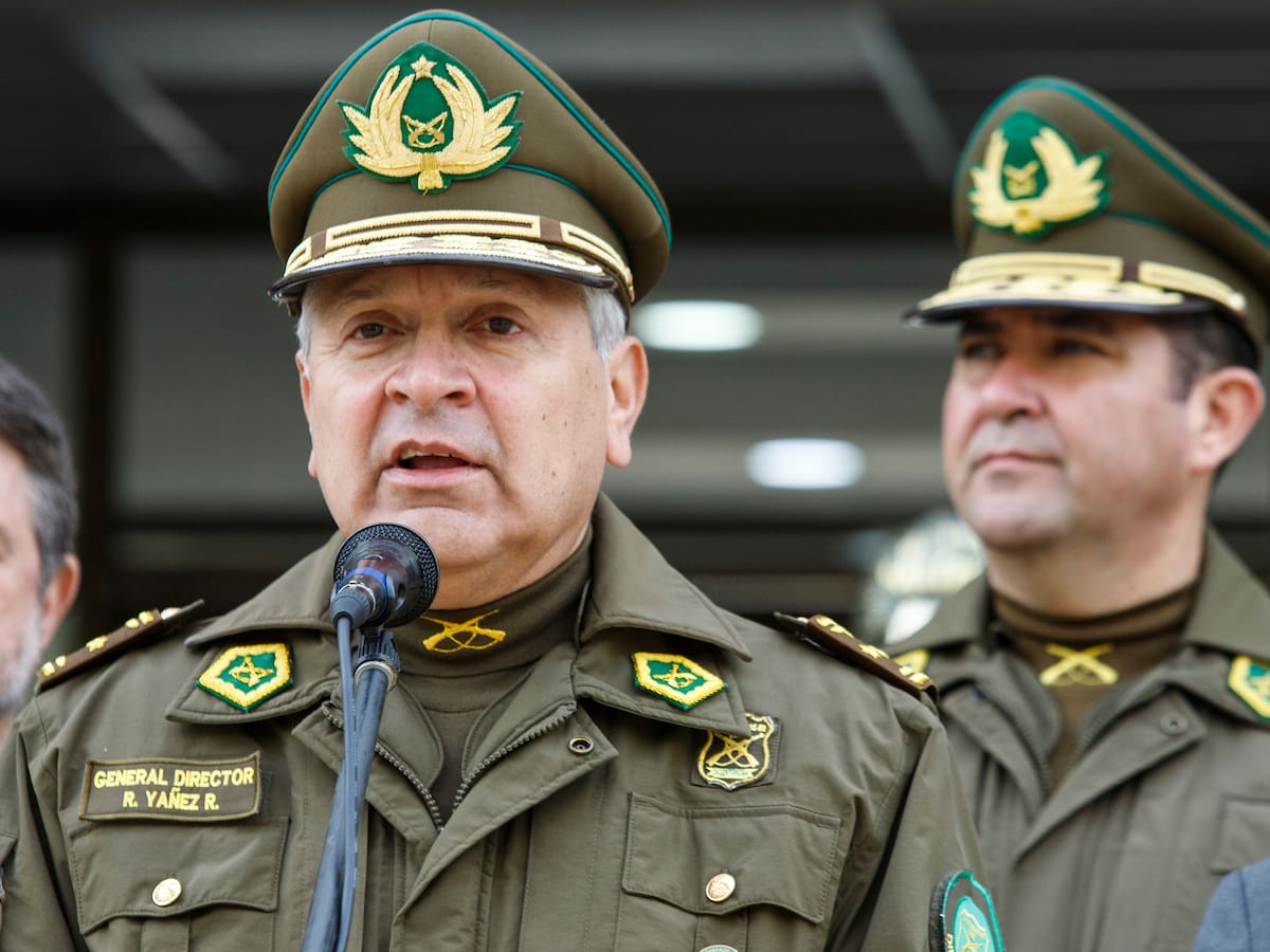 El mensaje del General Yáñez tras la detención de 12 carabineros acusados de cohecho: “No dejaremos espacio a que delincuentes se infiltren”