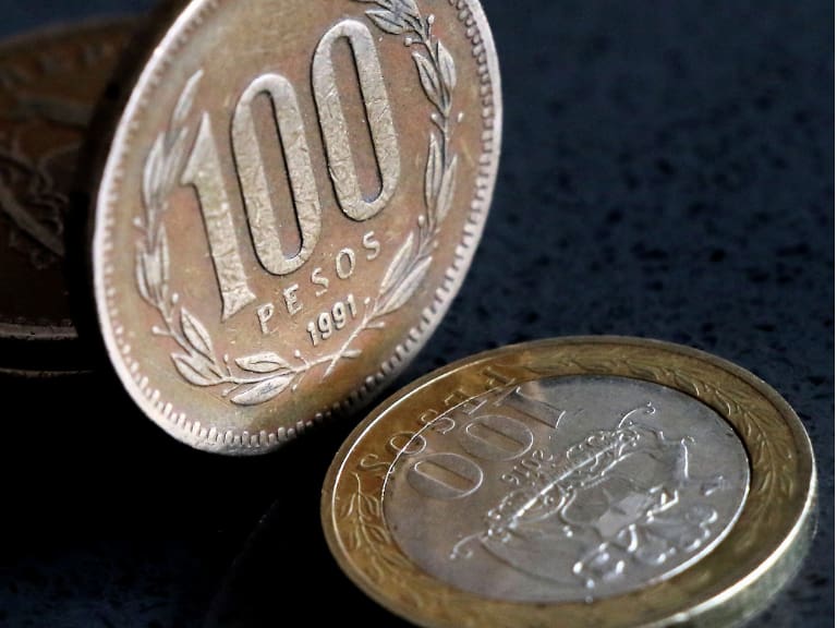 ¿La tienes? La curiosa moneda de $100 que podría venderse en más de $20 mil en Chile