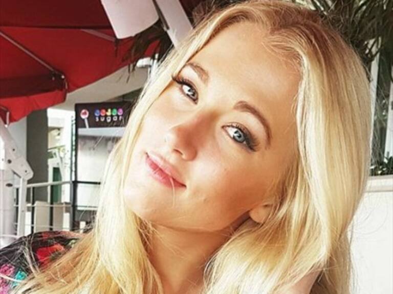 Vesta Lugg se llena de aplausos en Instagram con sensual pose en traje de baño