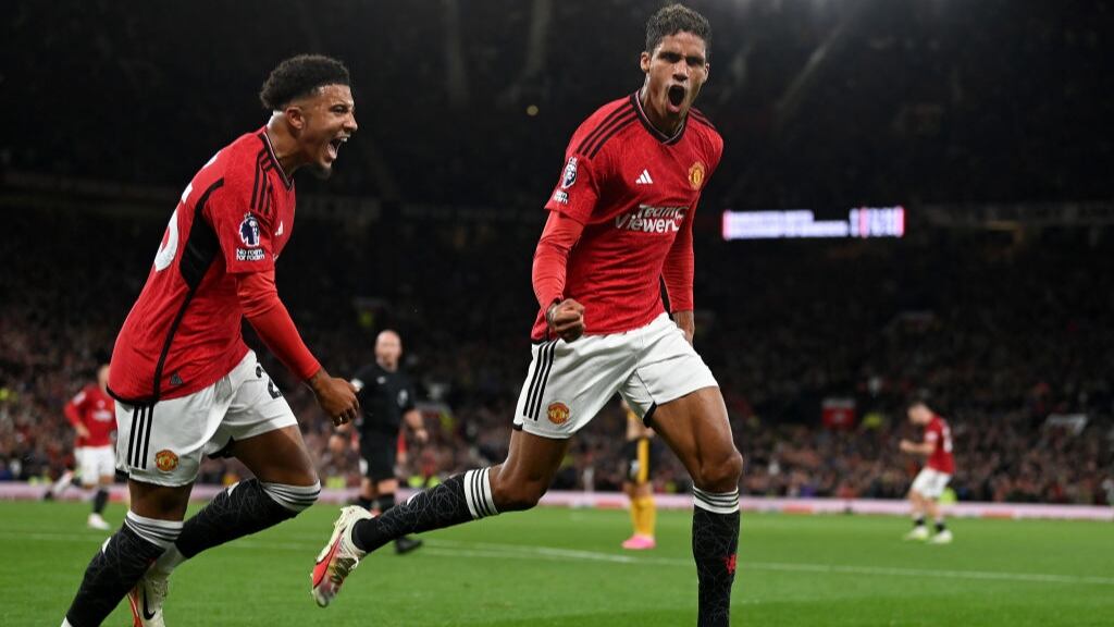 Manchester United debuta en la Premier League con polémica victoria sobre Wolverhampton
