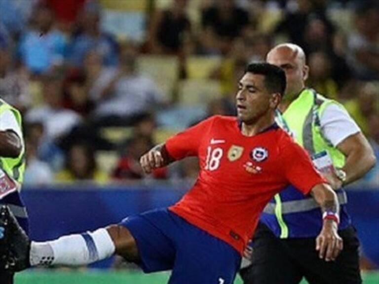 Gonzalo Jara e Igor Lichnovsky recibieron insólito castigo tras jugar por la Roja