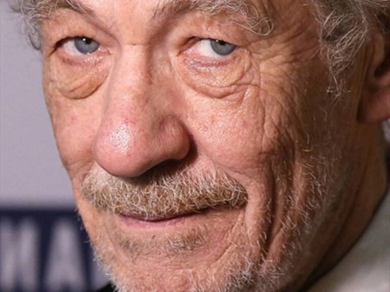 Ian McKellen rechazó una millonaria oferta para casar a una pareja vestido de Gandalf