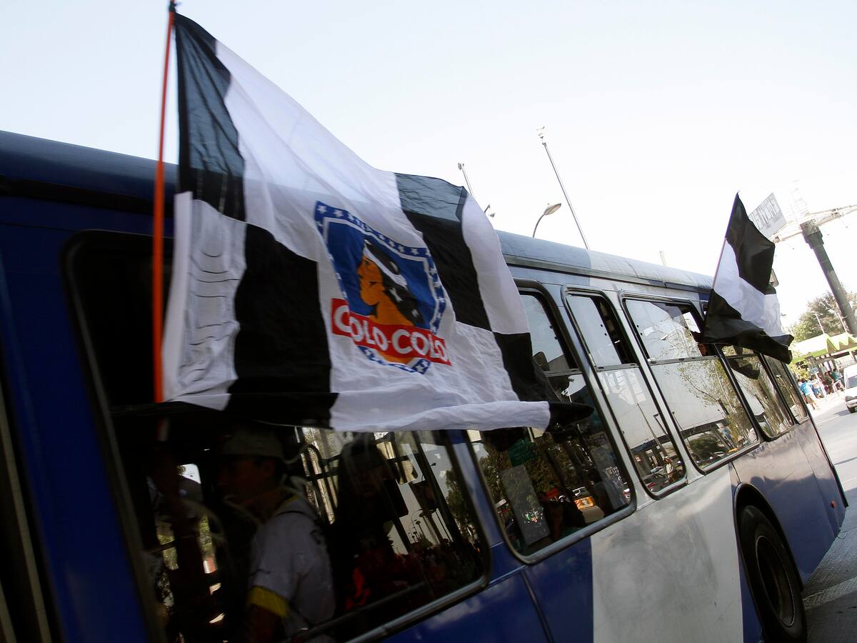 Arengazo de barristas de Colo Colo fuera del Estadio Monumental termina con 25 detenidos