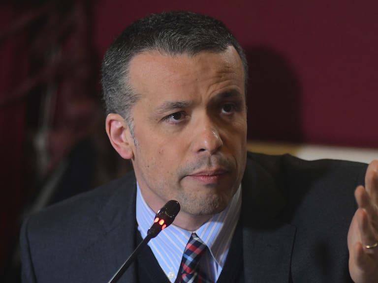 Óscar Landerretche.