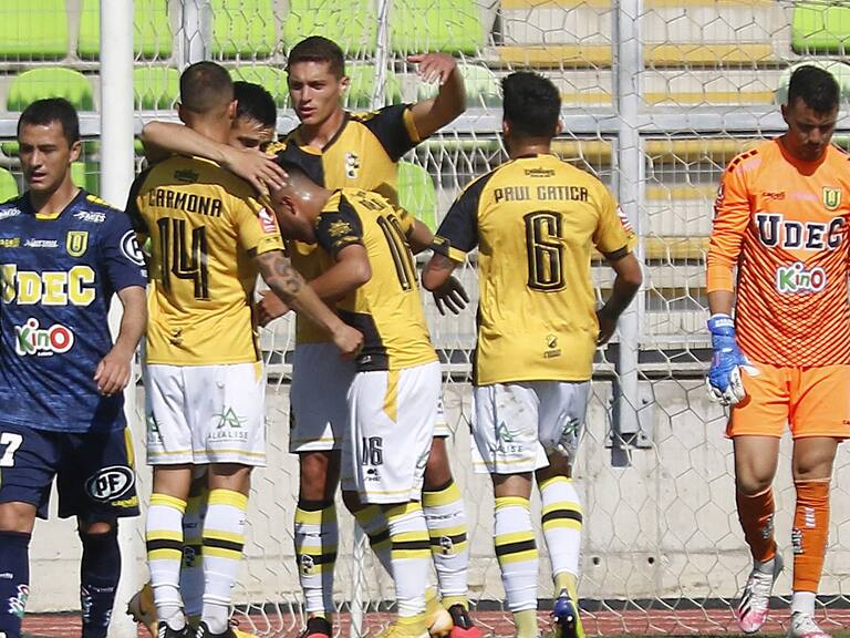 Coquimbo Unido y Deportes Santa Cruz ganaron sus partidos y quedaron en la cima de la Primera B
