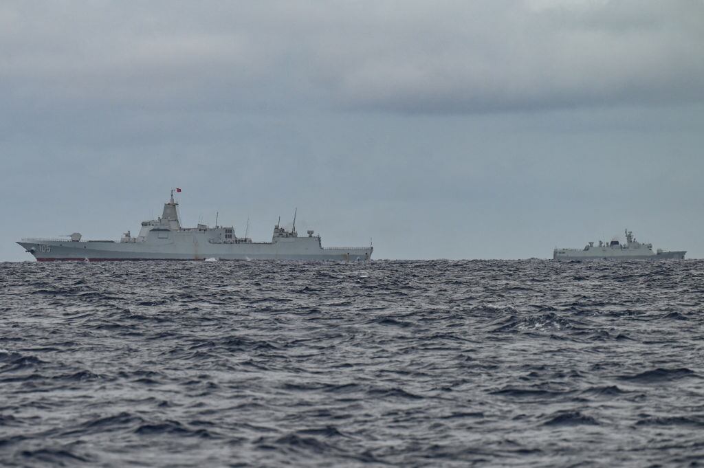 Dos navíos de combate de la Armada de China son avistados en el mar de China