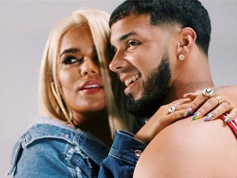 Karol G compartió íntima fotografía en compañía de Anuel