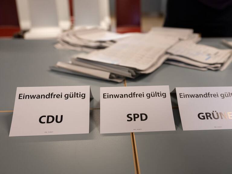 Elecciones en Alemania: Resultados apuntan a empate técnico entre socialdemócratas y democristianos