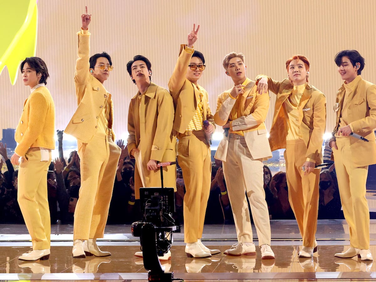 Alertan sobre estafas en redes sociales con concierto de BTS en Chile