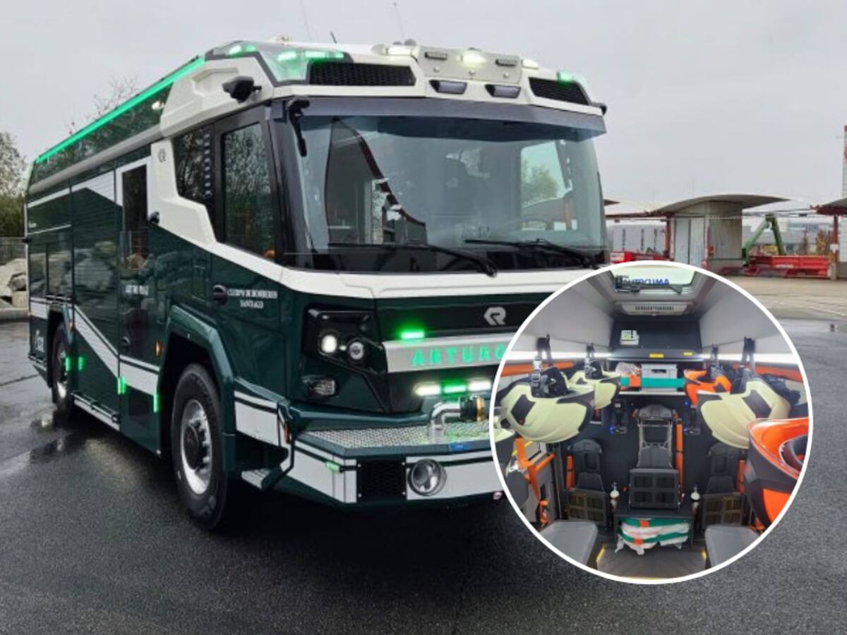 El primero de Latinoamérica: Bomberos de Santiago refuerza su flota con la llegada de un carro bomba eléctrico