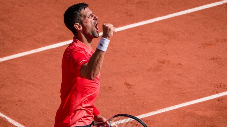 Novak Djokovic luce sus pergaminos ante Carlos Alcaraz y clasifica a la final de Roland Garros