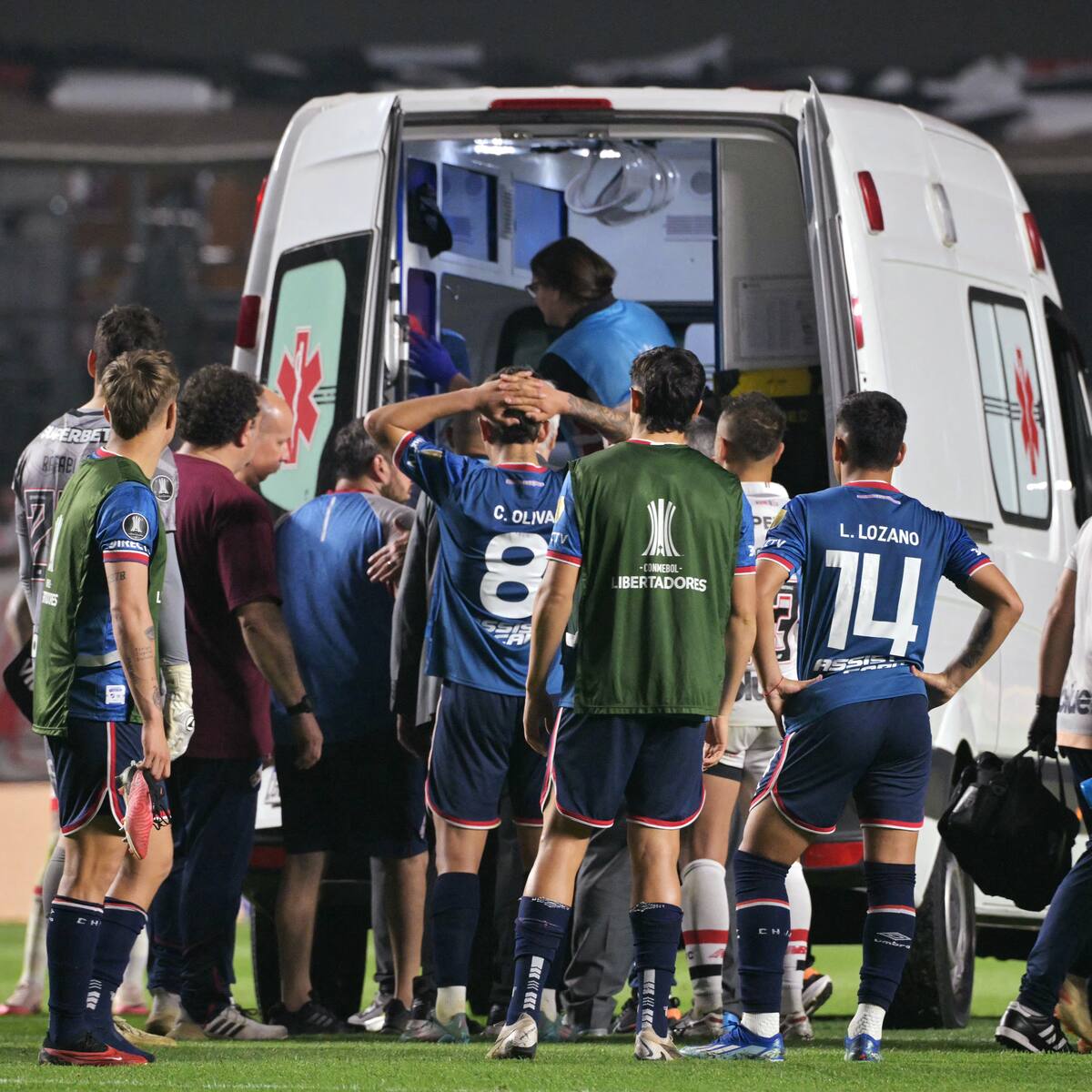 Jugador de Nacional sufrió una arritmia cardíaca jugando Copa Libertadores: qué se sabe de su salud y cómo reaccionaron en su club
