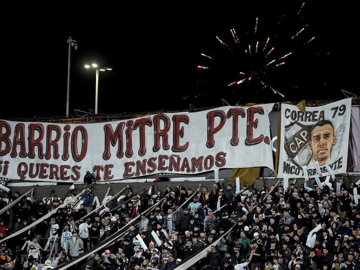 “El que no salta, es un traidor...”: Hinchas de Platense intentaron llamar la atención con cántico contra fanáticos chilenos