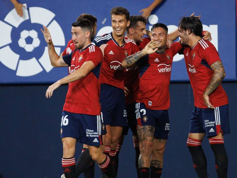 Osasuna derrota con polémica al Sevilla en el arranque de La Liga