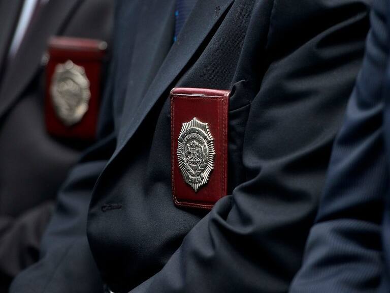 Arrestan a delincuentes que hicieron forado en pared de templo evangélico para robar tienda comercial