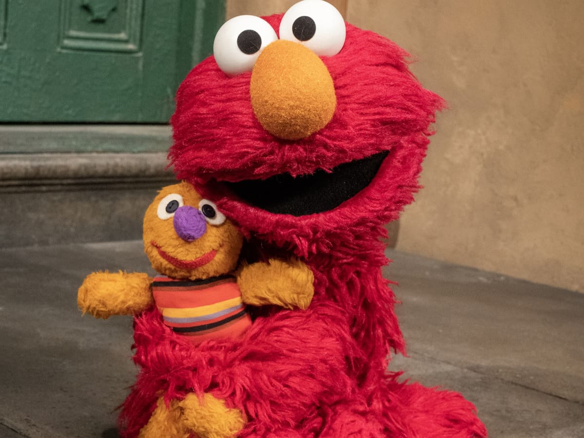 “Nunca estás solo”: Elmo provoca una revolución a favor de la salud mental en redes sociales