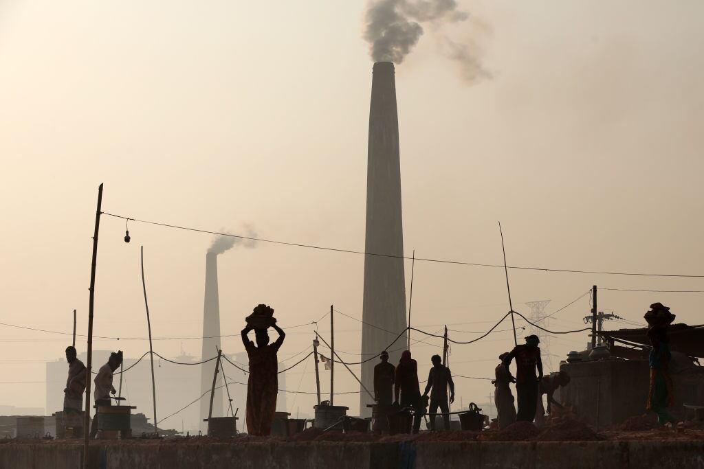 La polución que genera una fábrica en Dhaka de Bangladesh