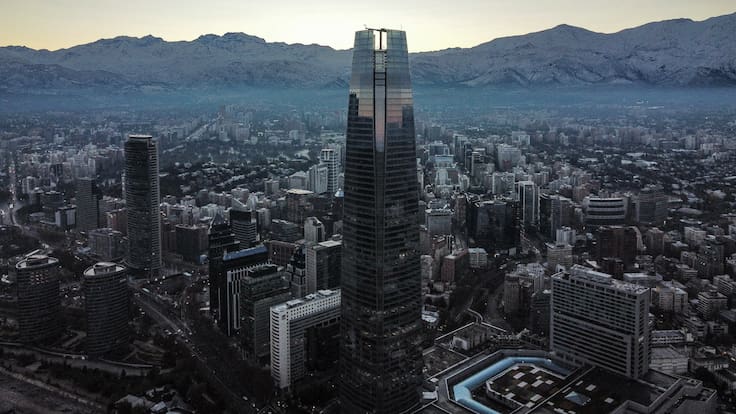 Imacec vuelve a caer y enciende alarmas: economía chilena suma tercera contracción consecutiva en marzo