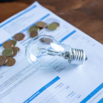 Subsidio a la luz: cuáles son los requisitos y cómo postular ante el alza de las tarifas del suministro