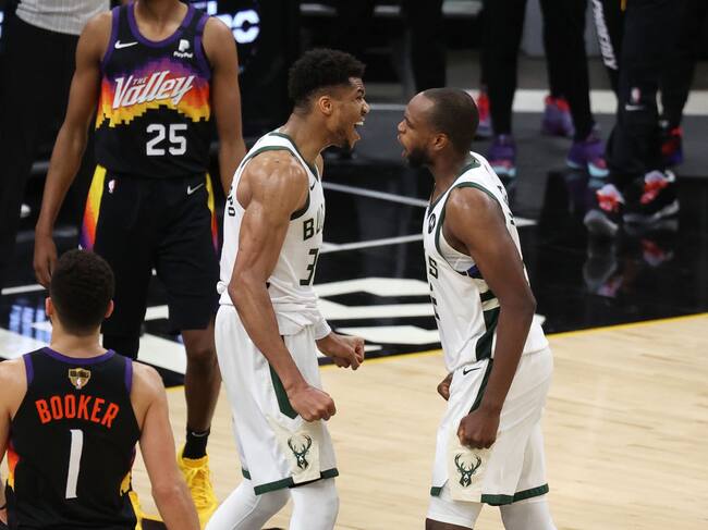 NBA: Milwaukee Bucks dio el golpe ante Phoenix Suns y quedó a un triunfo del anillo