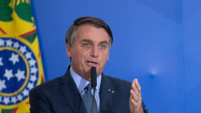 BRASILIA, BRAZIL - SEPTEMBER 16: President of Brazil Jair Bolsonaro speaks during the ceremony in which Eduardo Pazuello takes office as Minister of Health amidst the coronavirus (COVID-19) pandemic at the on September 16, 2020 in Brasilia. Pazuello took over as interim minister on May 16 this year. Brazil has over 4.382,000 confirmed positive cases of Coronavirus and has over 133,119 deaths. (Photo by Andressa Anholete/Getty Images)
