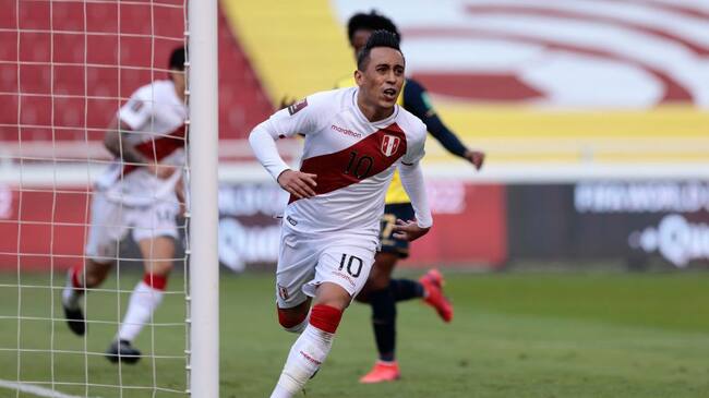 QUITO, ECUADOR - JUNE 08: Christian Cueva of Peru celebrates after scoring the first goal of his team during a match between Ecuador and Peru as part of South American Qualifiers for Qatar 2022 at Rodrigo Paz Delgado Stadium on June 08, 2021 in Quito, Ecuador. (Photo by Franklin Jacome/Getty Images)