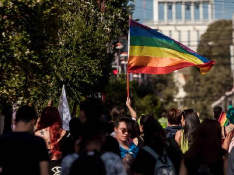 Movilh denunció brutal ataque a pareja gay en Santiago: los golpearon con palos y los amenazaron con pistolas