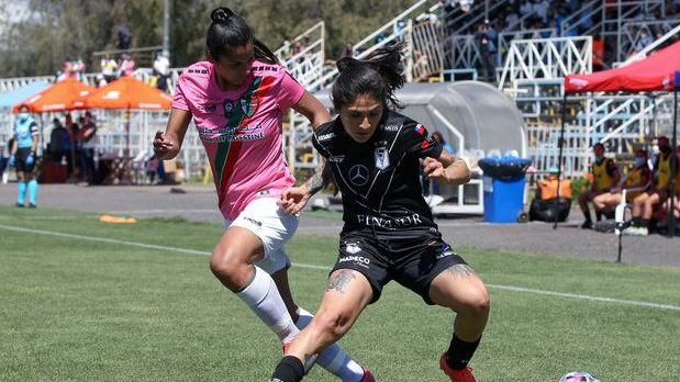 Crítico: el 83% de las jugadoras del fútbol femenino en Chile no recibe sueldo