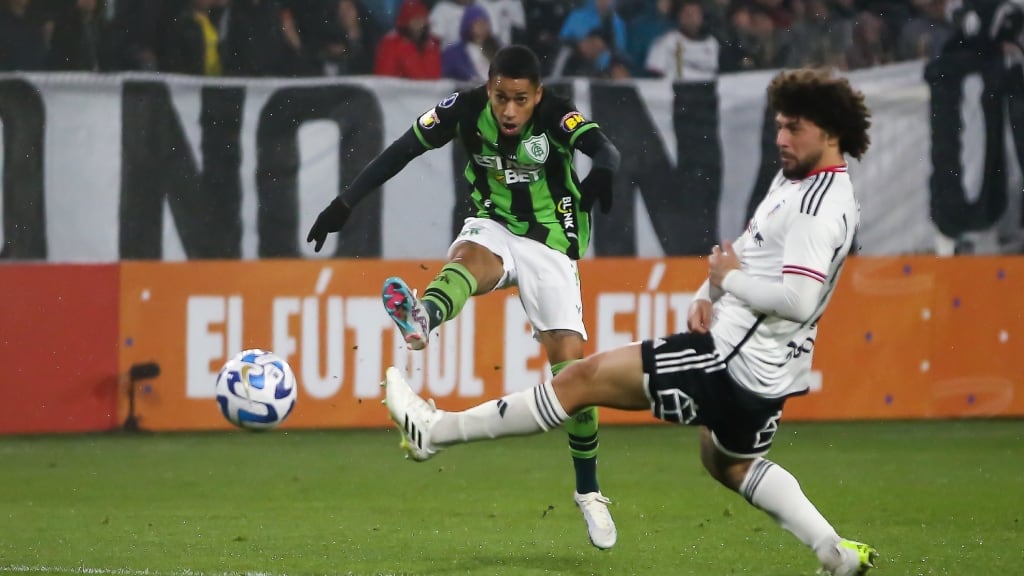 Maximiliano Falcón destaca su presente en Colo Colo: "He madurado mucho, estoy orgulloso de mí mismo"