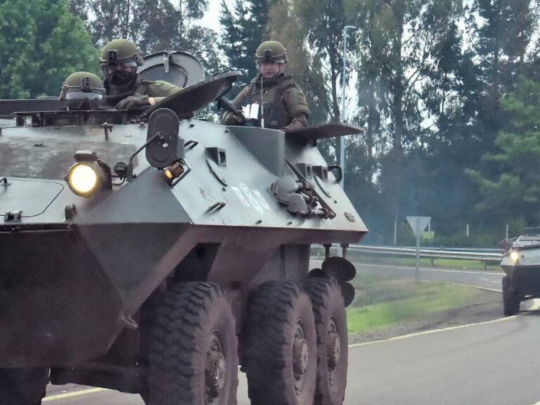 Provincia de Arauco: siete carabineros lesionados tras volcamiento de carro blindado