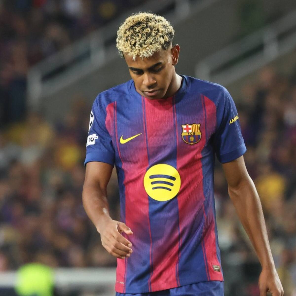 Lamine Yamal vuelve a sufrir dolores en el pubis y no jugará contra el Sevilla de Sánchez y Suazo