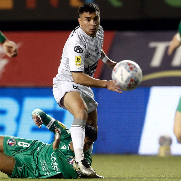 Entre una plaga de lesionados y un ex UC peleándose con los hinchas: el lado B del empate entre Audax Italiano y Deportes Limache