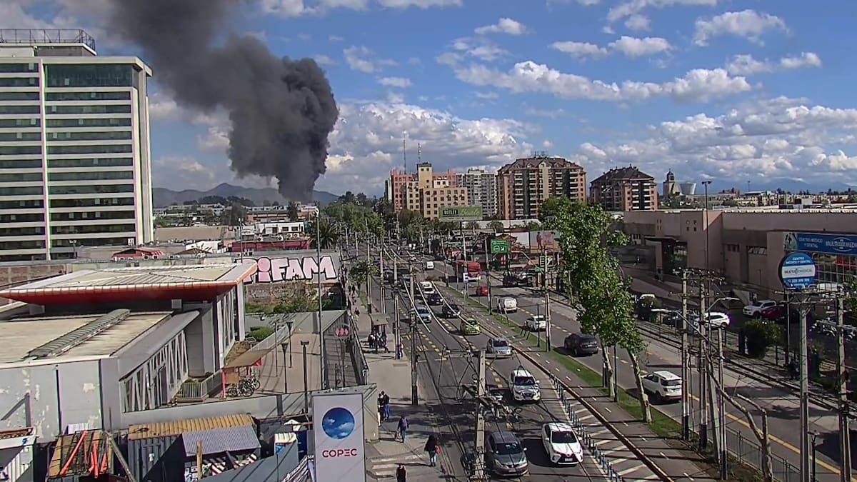 Alarma de incendio en el Teatro Municipal de Maipú obliga a evacuar preventivamente el recinto