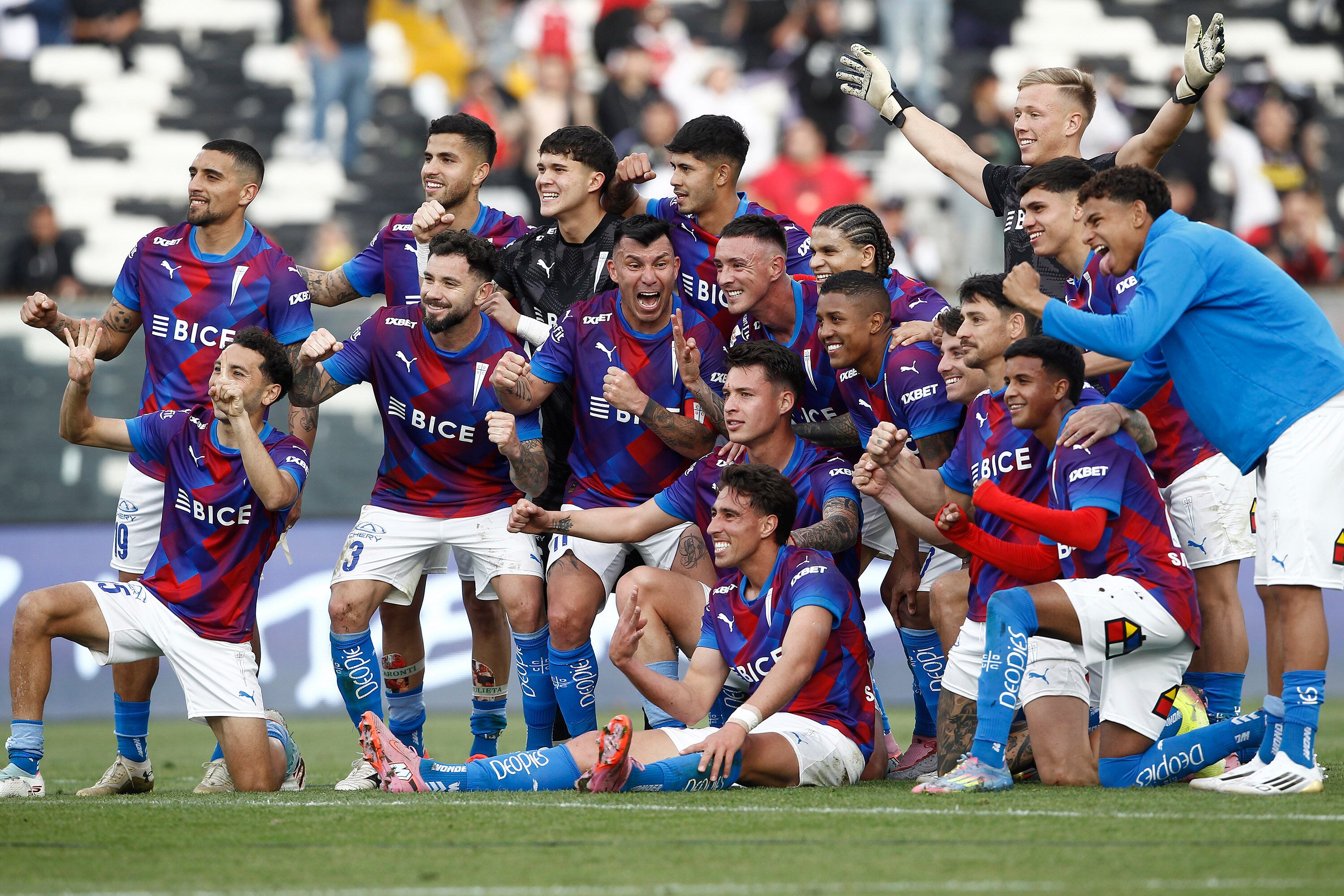 El alocado festejo de la UC en cancha del Monumental