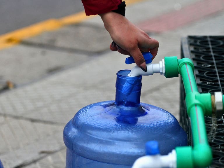 Corte de agua en Santiago: cinco comunas sufrirán interrupciones de hasta 15 horas este miércoles 11 de marzo