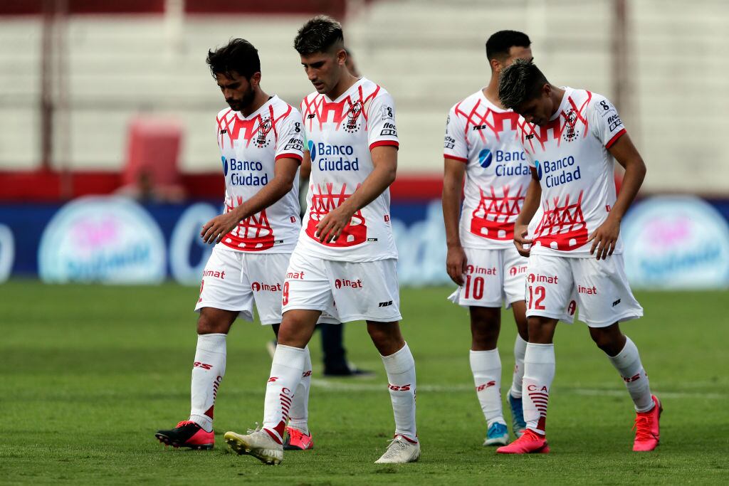 Los jugadores de Huracán luego de un partido de la Superliga