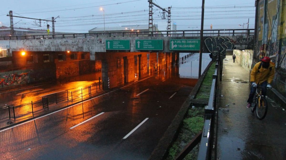 Hallan cuerpo de hombre en paso bajo nivel anegado por las lluvias en San Bernardo
