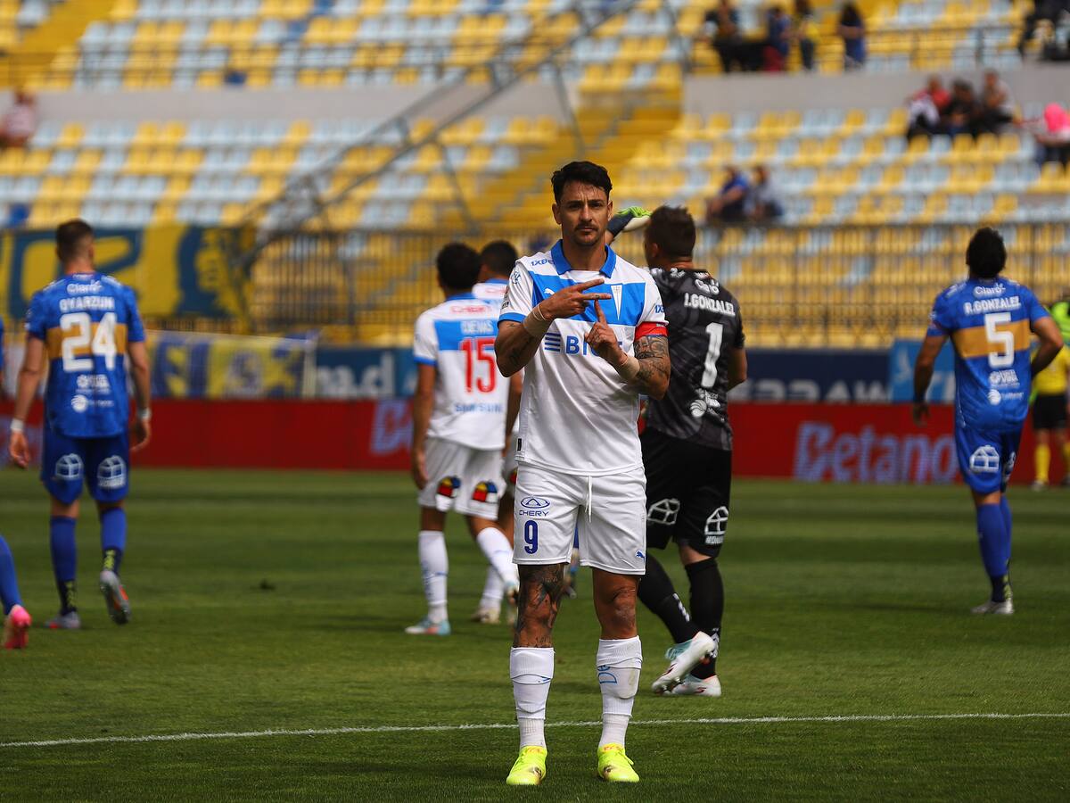 Zampedri se deshace de Everton en menos de una hora y mantiene a la UC con la ilusión viva por el “Chile 2″