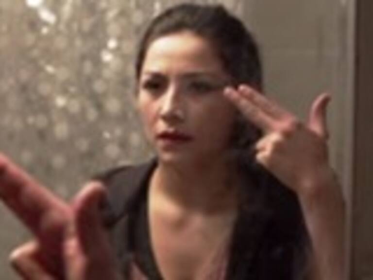 VIDEO Loreto Aravena protagoniza drama sobre el acoso de las cobranzas telefónicas