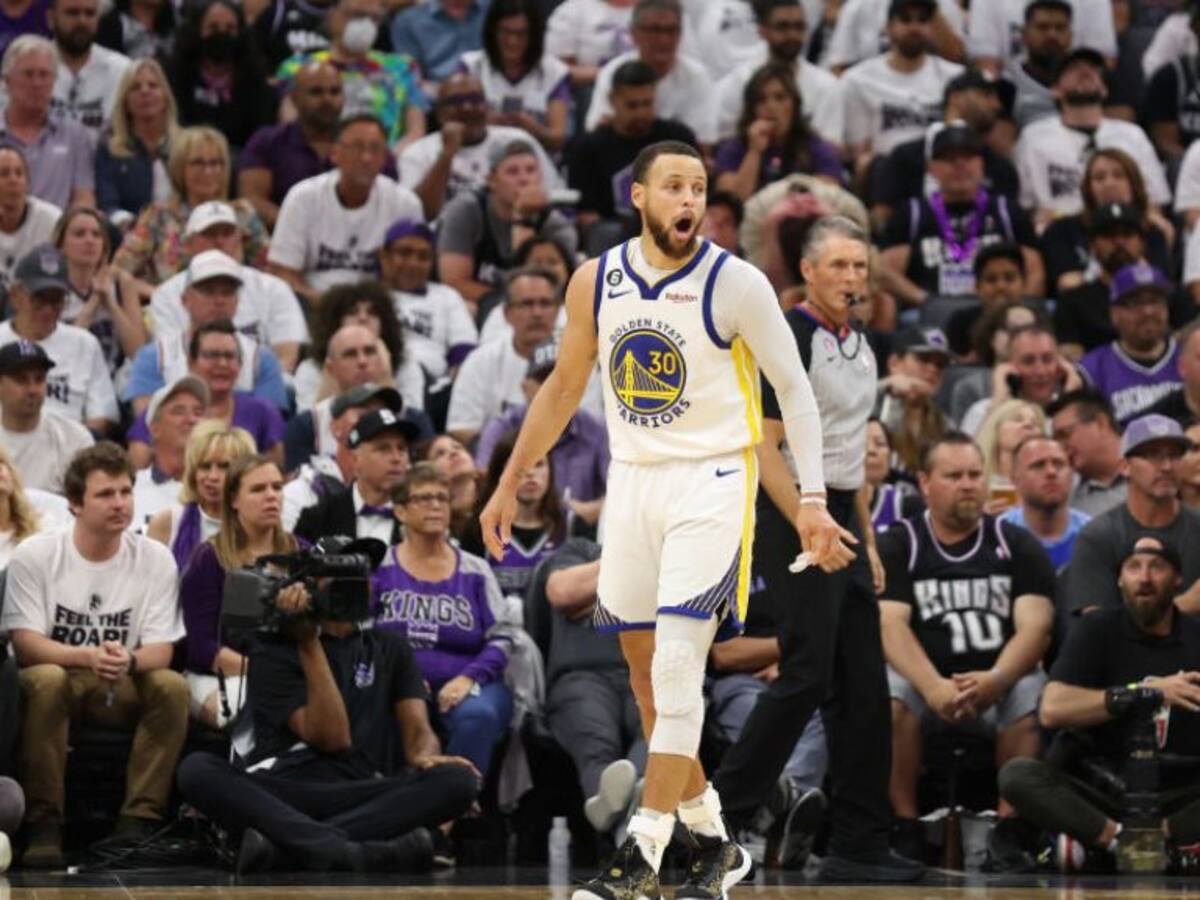Curry lideró a los Warriors en la victoria contra los Kings y siguen avanzado en playoffs NBA