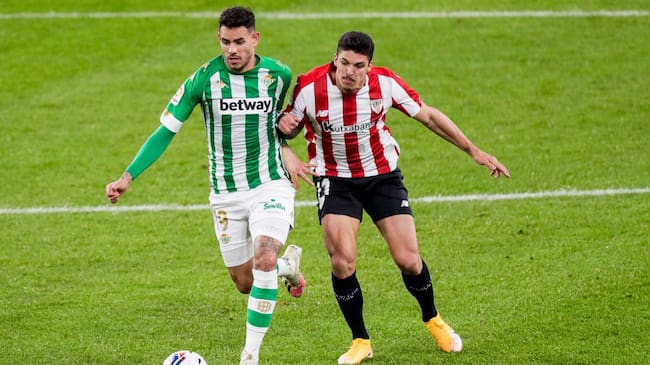 BILBAO, SPAIN - NOVEMBER 23: (L-R) Arnaldo Antonio Sanabria of Real Betis, Ander Capa of Athletic Bilbao during the La Liga Santander match between Athletic de Bilbao v Real Betis Sevilla at the Estadio San Mames on November 23, 2020 in Bilbao Spain (Photo by David S. Bustamante/Soccrates/Getty Images)