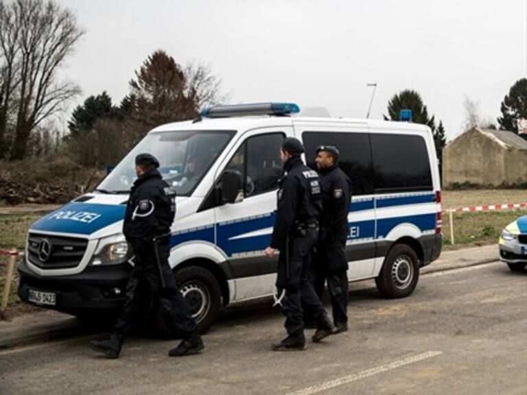 Alemania: padre fue denunciado por abandono tras dejar a su hija en plena carretera