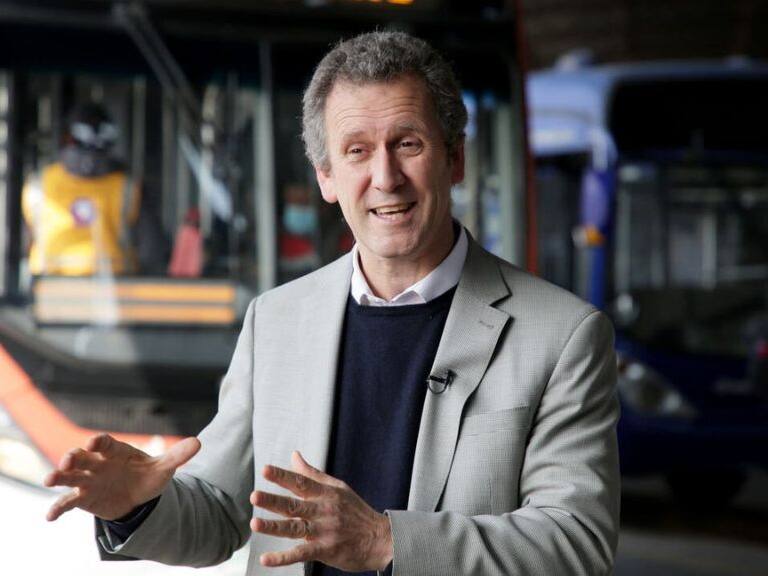 Juan Carlos Muñoz - Ministro de Transportes - bus de hidrógeno verde