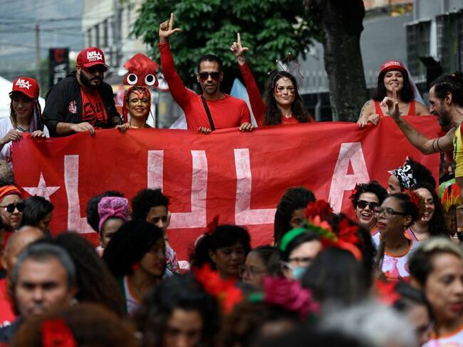 Seguidores de Lula Da Silva en un acto de campaña en Brasil