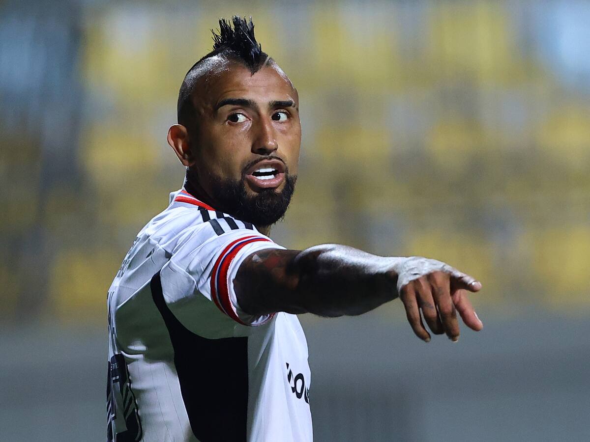 Arturo Vidal se suma a la nómina y viaja a Paraguay para el partido contra Sportivo Trinidense