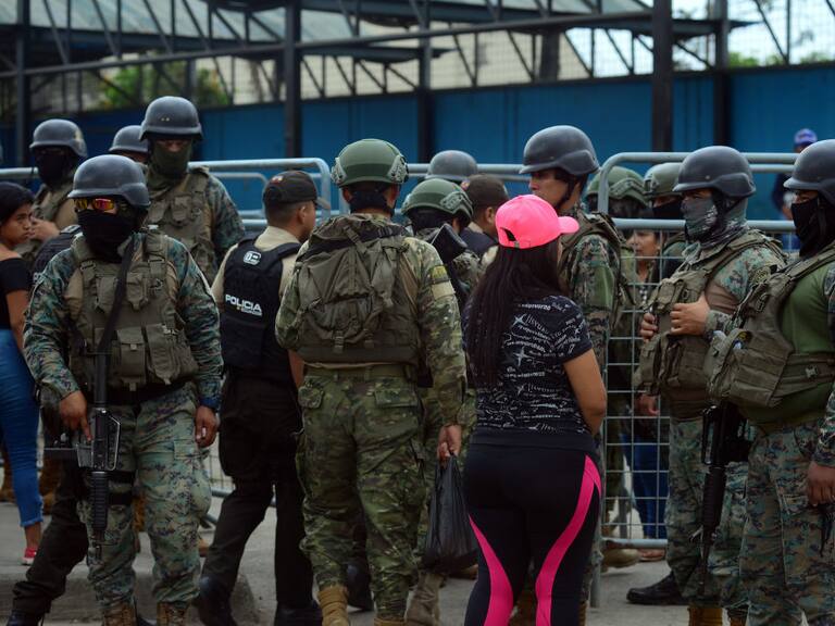 Militares de Ecuador custodian la cárcel de Guayaquil tras el motín