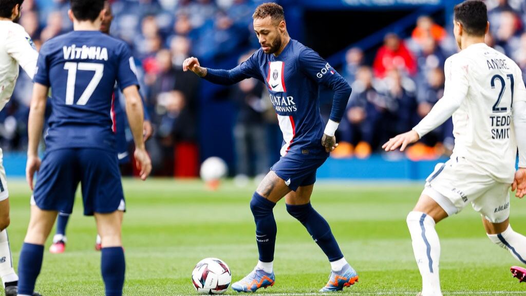 Neymar recibe millonaria multa por construcción irregular de su mansión en Río de Janeiro