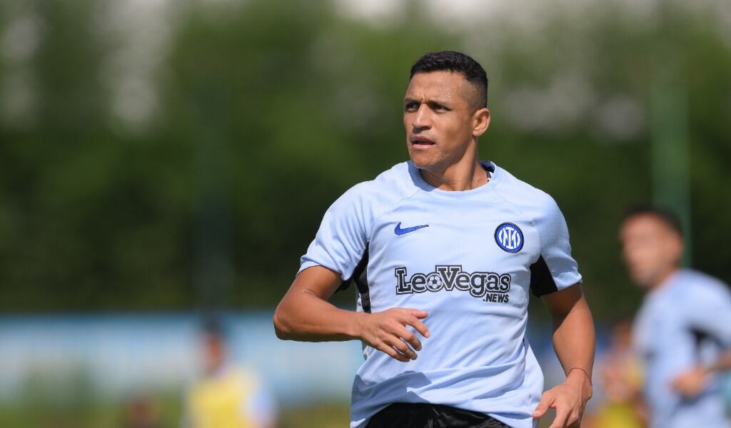 Alexis Sánchez reaparece en Inter tras sufrir inconveniente y su DT no lo descarta para el clásico ante Milan: "Tengo que evaluar"