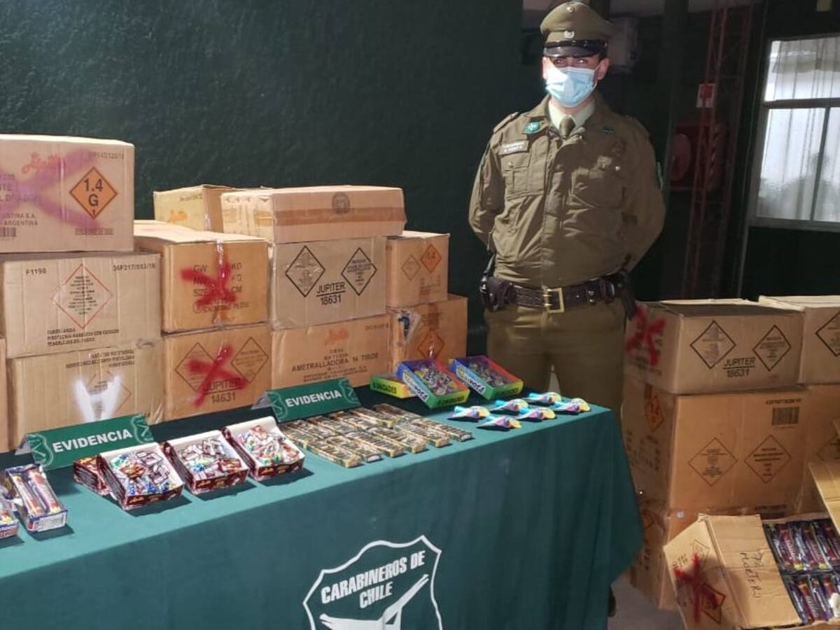 Carabineros decomisó 45 cajas de fuegos artificiales en Quilicura