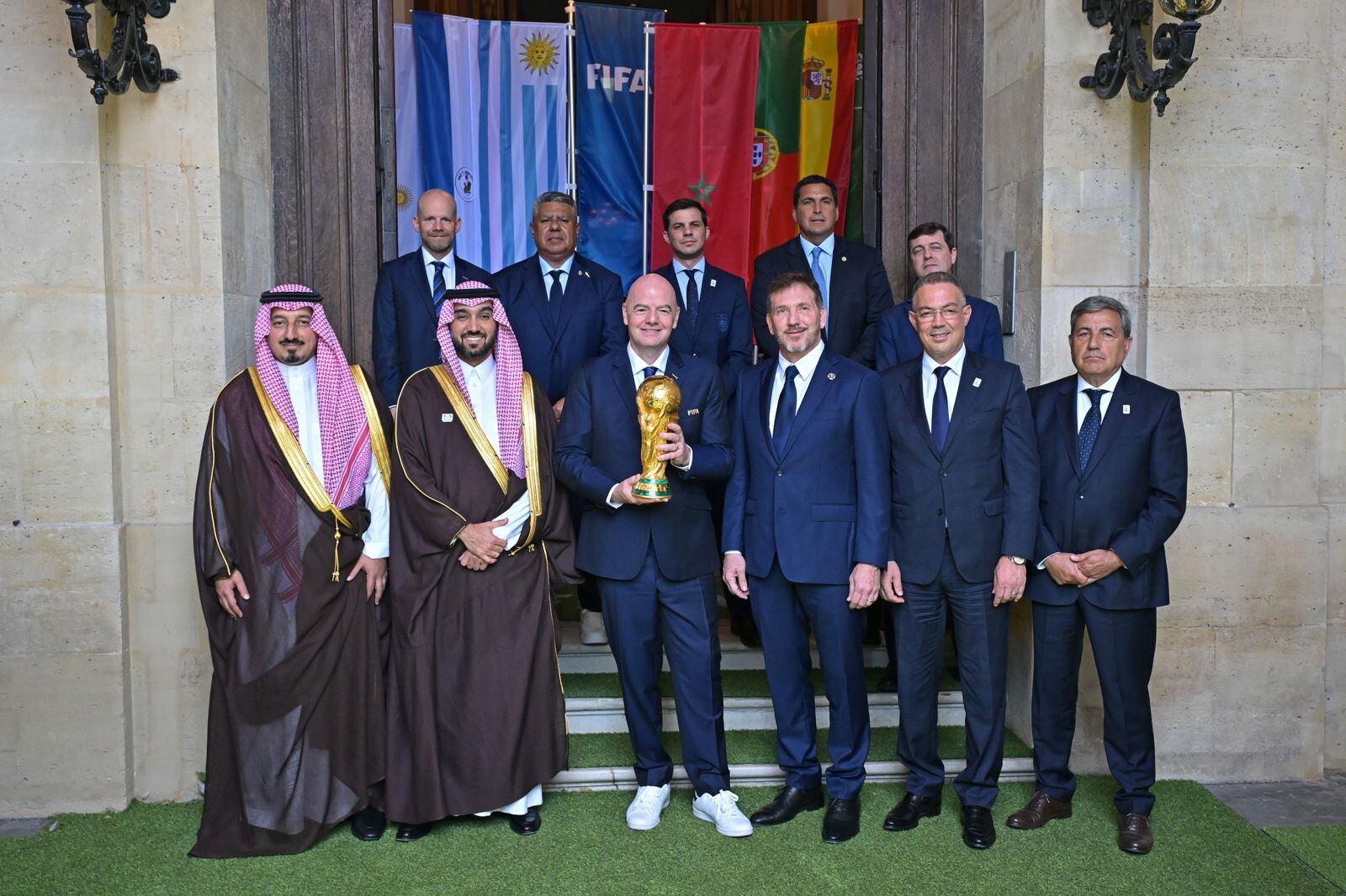 Países organizadores entregan a FIFA el expediente de la candidatura para el Mundial 2030 | X: Alejandro Domínguez